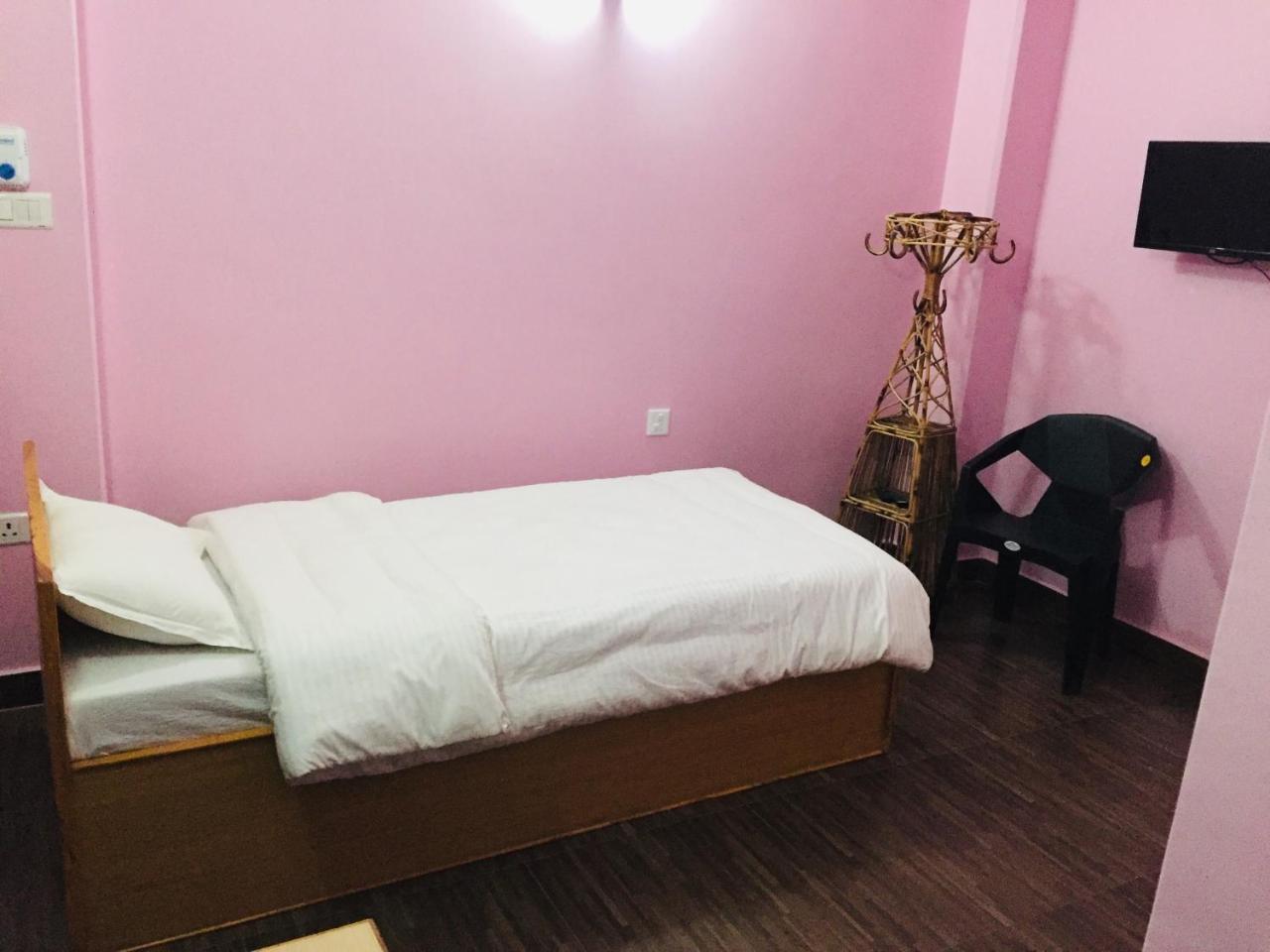 Obey Guest House بوكْرا المظهر الخارجي الصورة